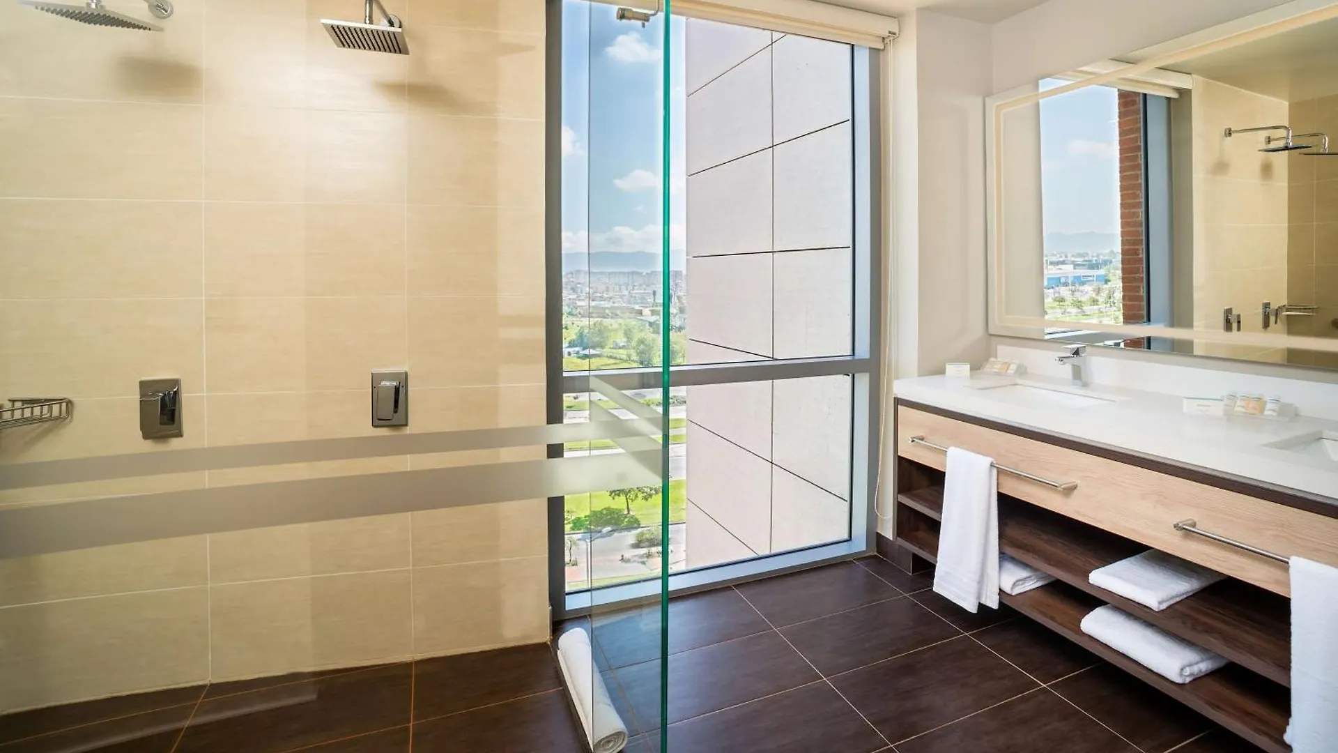 Hilton Garden Inn Bogota Airport Отель